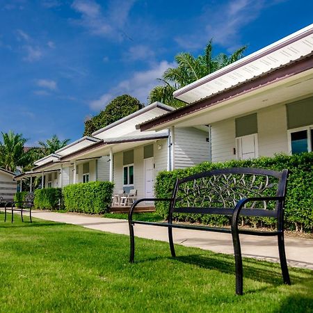 One Chumphon Hotel Екстер'єр фото