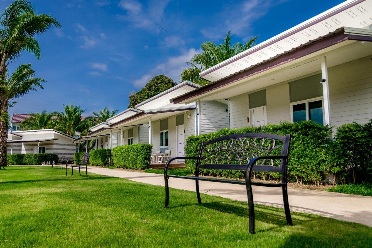 One Chumphon Hotel Екстер'єр фото