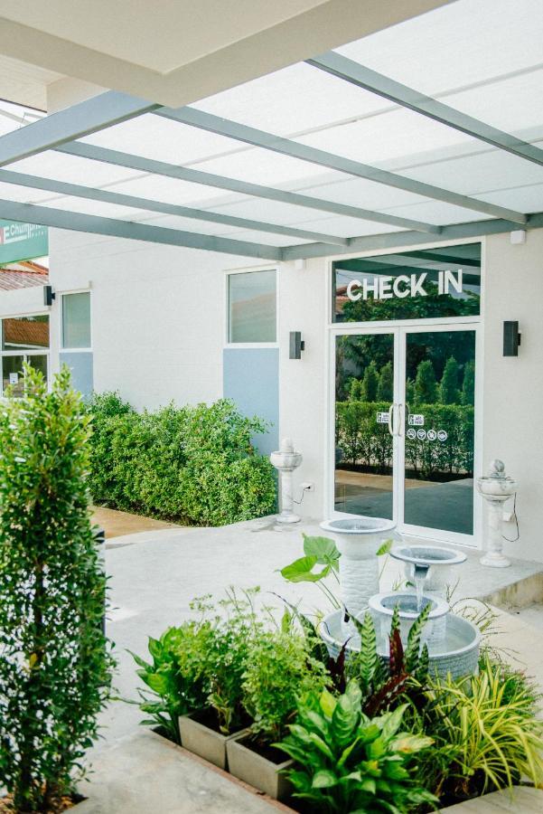 One Chumphon Hotel Екстер'єр фото