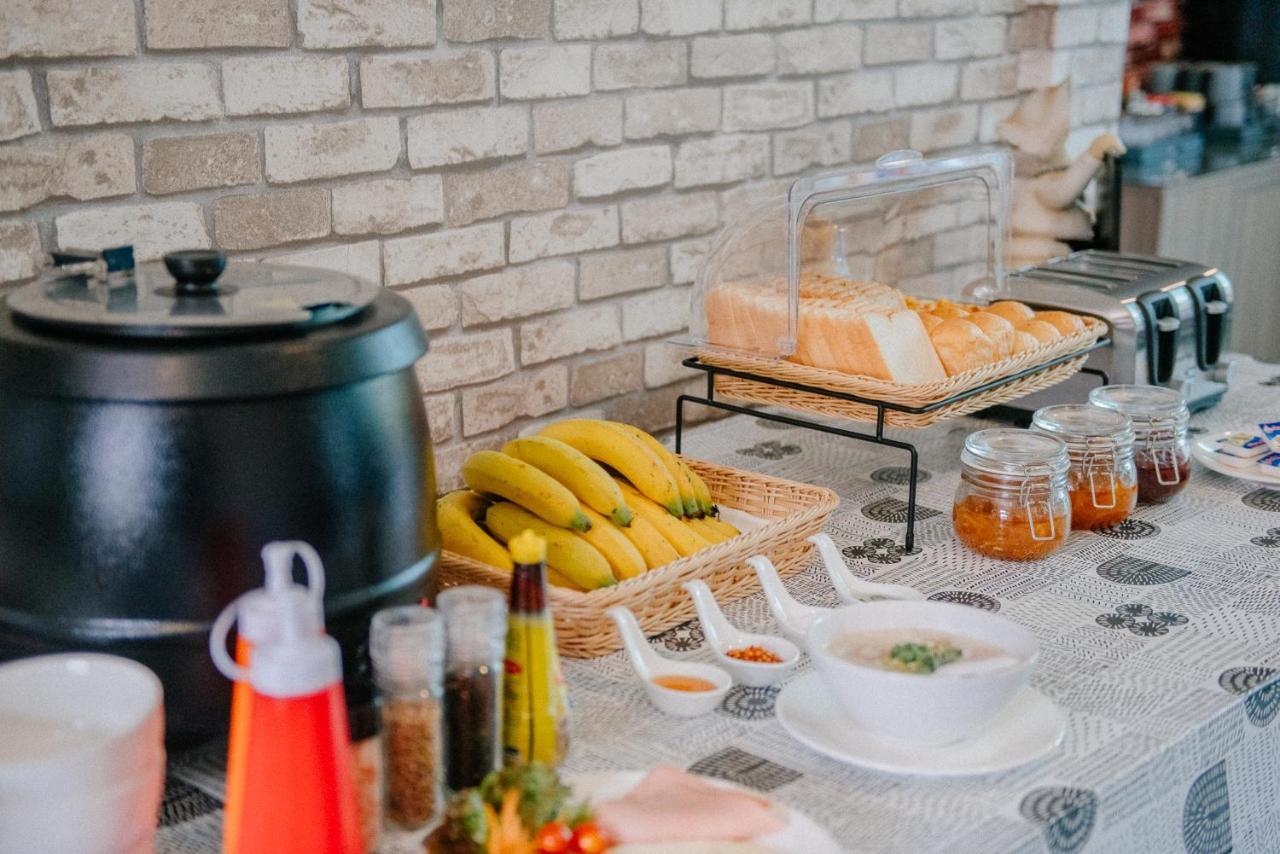 One Chumphon Hotel Екстер'єр фото