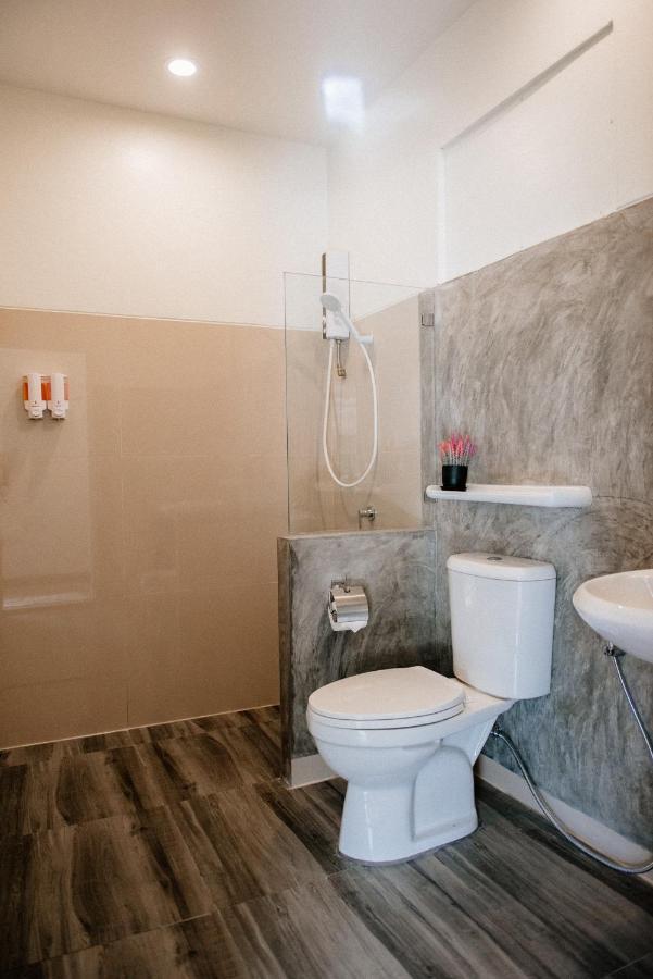 One Chumphon Hotel Екстер'єр фото