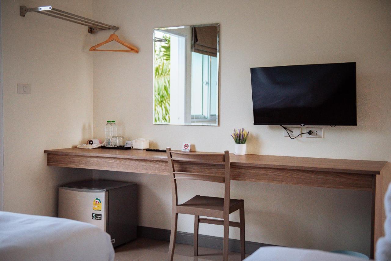 One Chumphon Hotel Екстер'єр фото