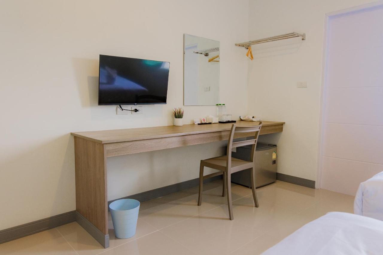 One Chumphon Hotel Екстер'єр фото