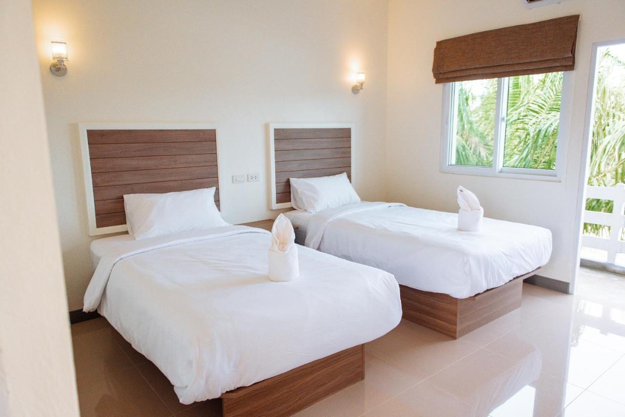 One Chumphon Hotel Екстер'єр фото